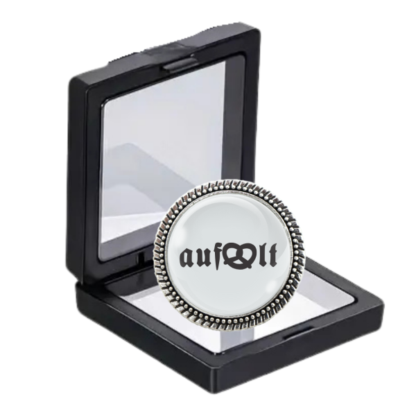 Gaudibroschn „aufbrezelt“ mit Brezen-Symbol im stilvollen Etui – ideal für Tracht und Dirndl.
