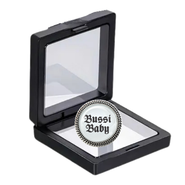 Brosche „Bussi Baby“ im Geschenk-Etui