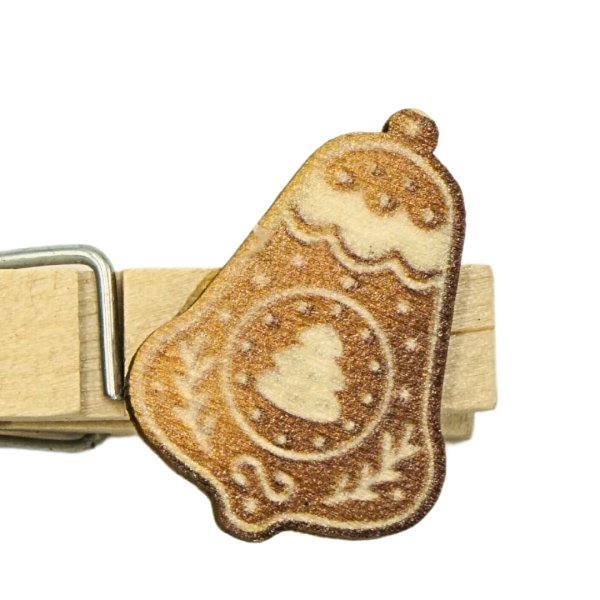 Holz Namensklammer mit handgraviertem Lebkuchen Glocke Motiv, ideal zum Beschriften von Weihnachtsgeschenken
