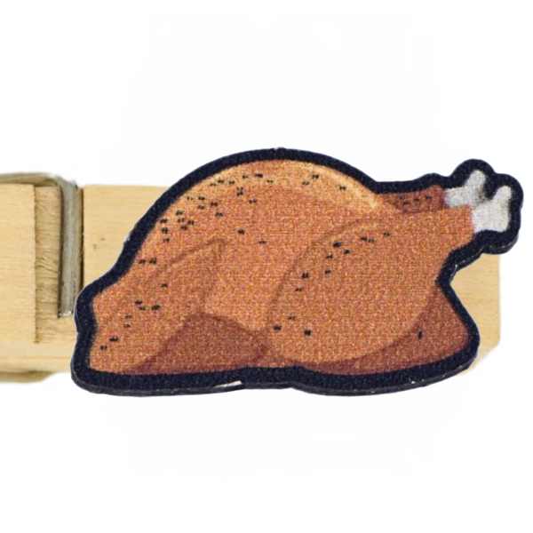 Ein Glubbal mit einer Laser-Gravur "Prost!" und einem traditionellen Hendlmotiv – Erhältlich bei Glubbal.shop für unvergessliche Oktoberfestmomente.