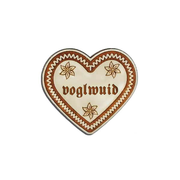 "Voglwuid-Anstecker in Lebkuchen-Optik - erhältlich bei Glubbal.shop"