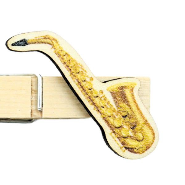 "Einzigartiges bayerisches Glubbal mit Saxophon-Applikation erhältlich bei Glubbal.shop"