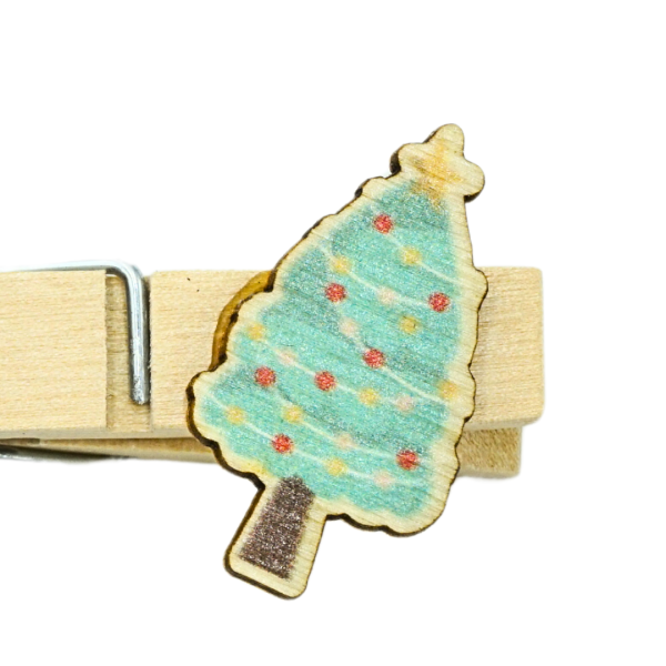 Handgravierte Namensklammer aus Holz mit Katzenmotiv